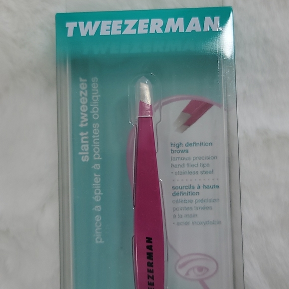 Tweezerman Pink Slant Tweezers - Picture 2 of 4